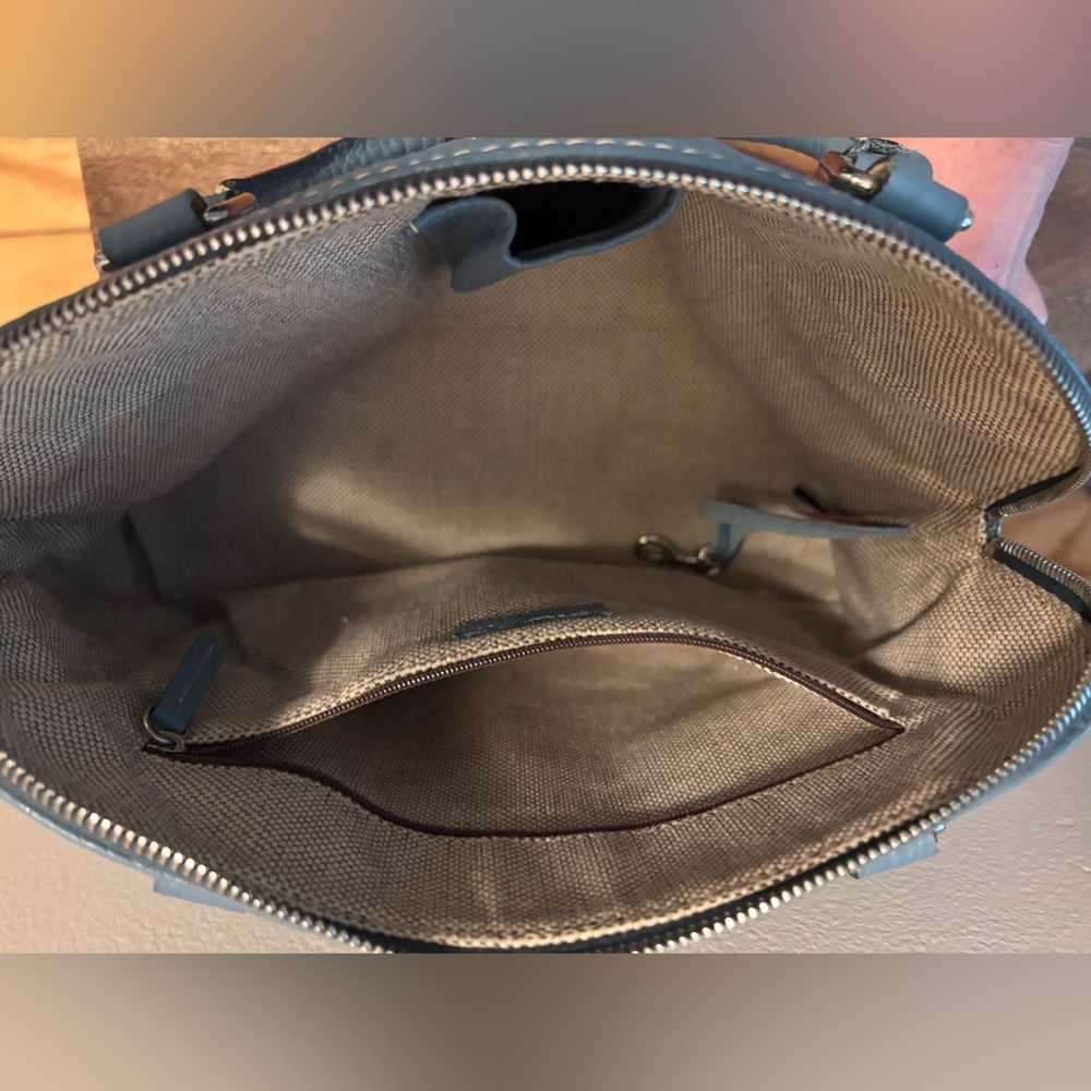 Dooney and Bourke purse - Picture 2 of 3